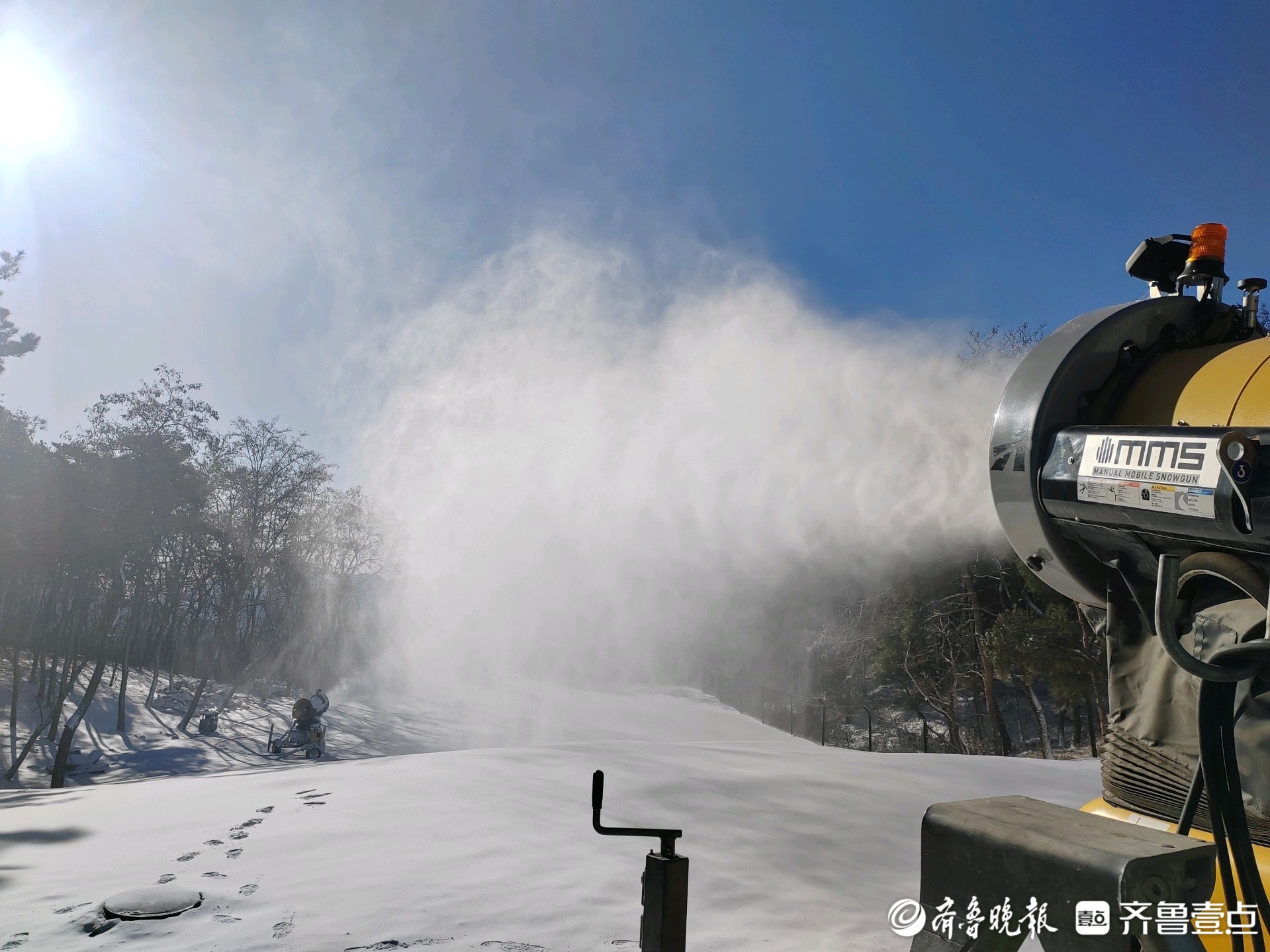 济南跑马岭景区开启造雪模式，雪模雪旅冰雪旅游即将开幕
